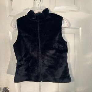 Xhilaration Black faux fur vest Size Small